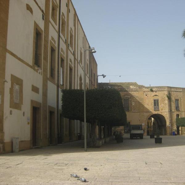 Palazzo dei Principi Tagliavia-Aragona-Pignatelli - Palazzo - Castelvetrano