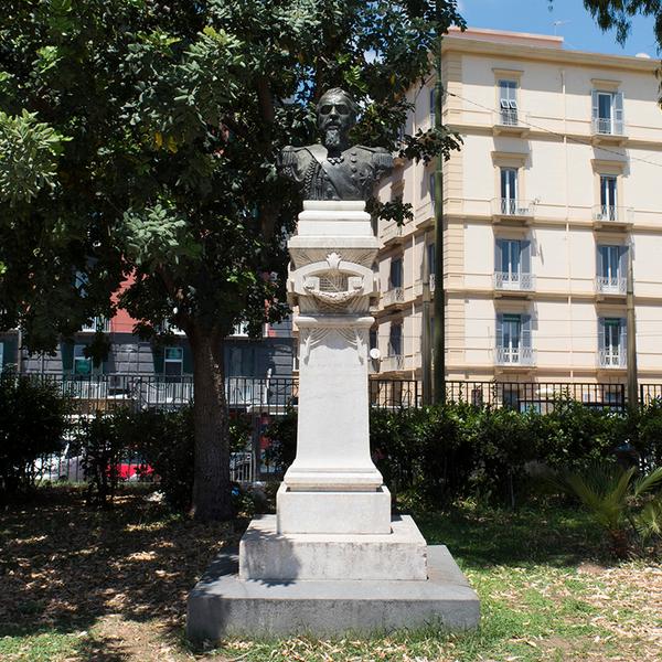 Busto di Francesco Del Giudice