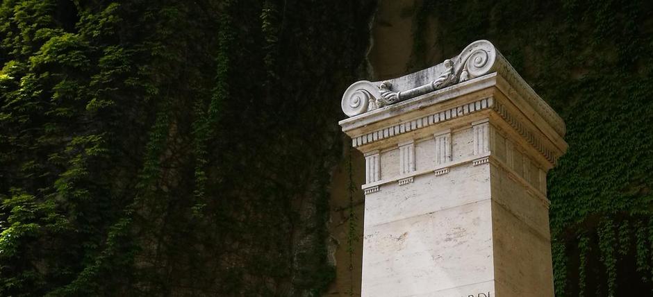Crypta neapolitana (o Parco della Tomba di Virgilio)